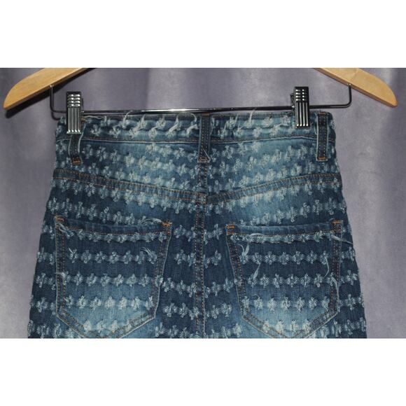 Fashion Nova Flared Bell Botton Distressed Pattern Jeans Size 0 - Picture 7 of 9